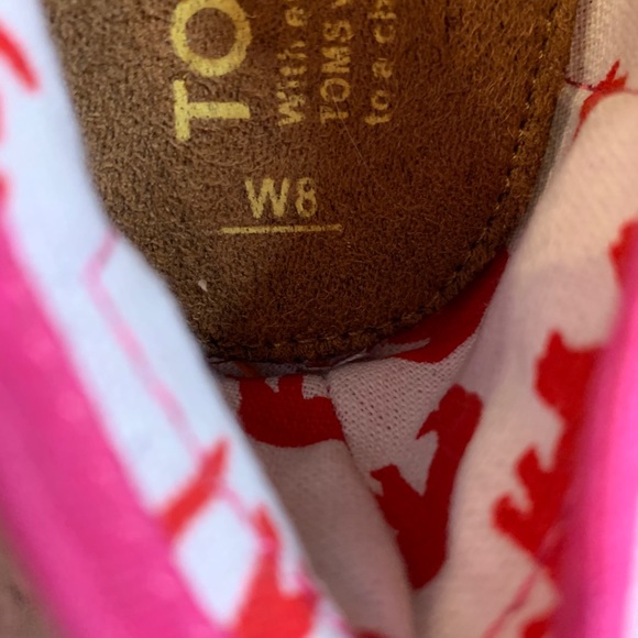 *SOLD* TOMS slip on shoes NWT - Picture 8 of 8